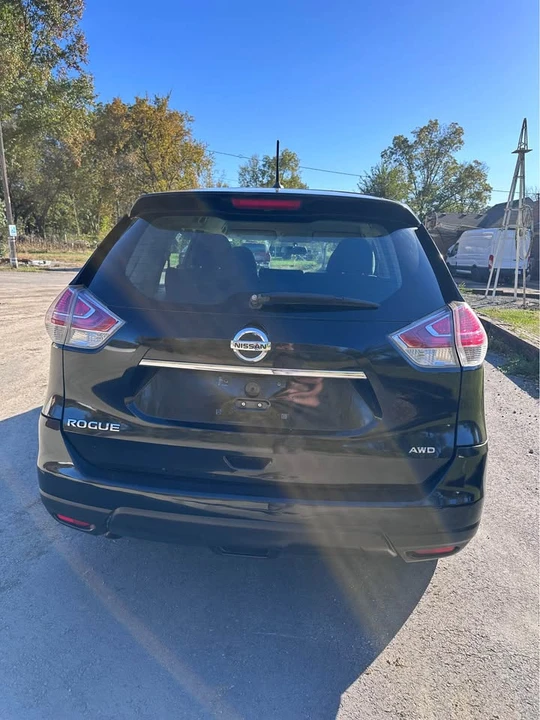 2016 Nissan Rogue - Image 4 of 15