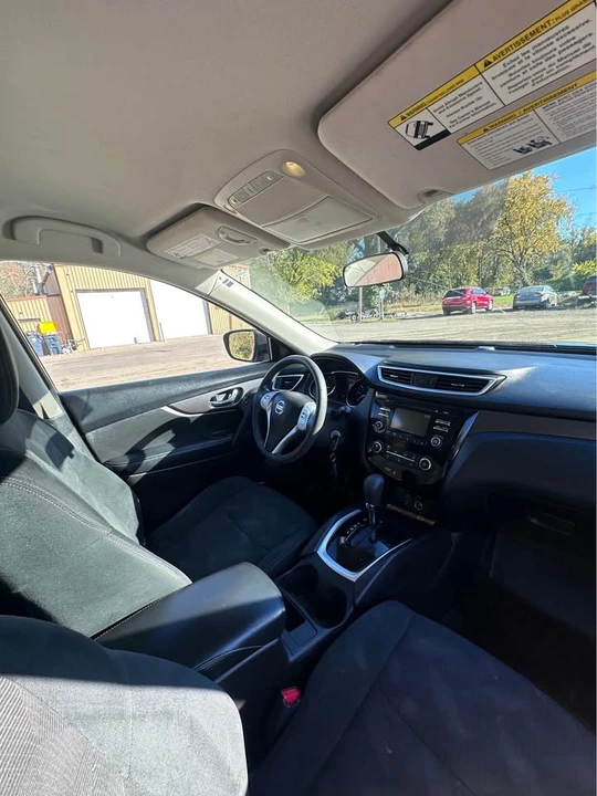 2016 Nissan Rogue - Image 13 of 15