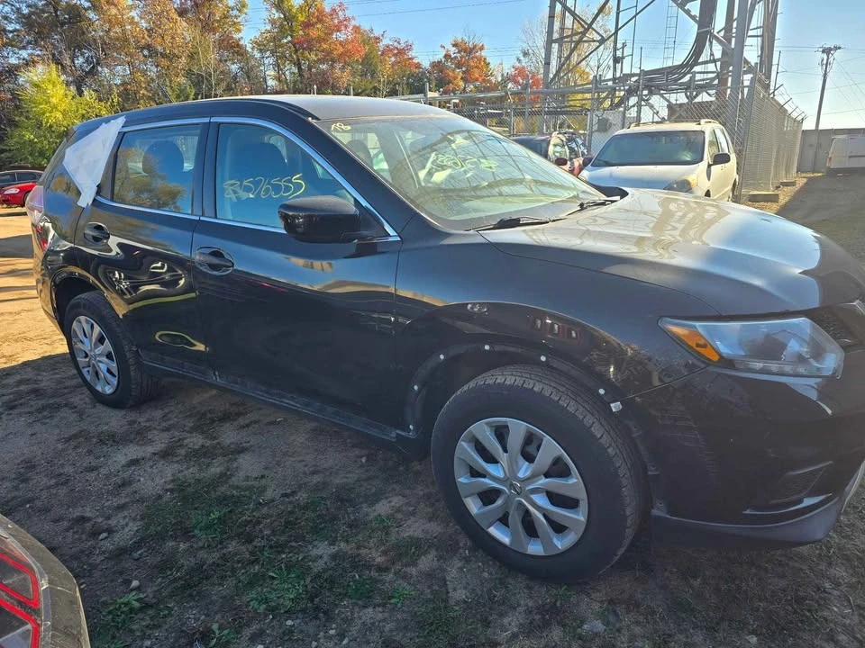 2016 Nissan Rogue - Image 2 of 7