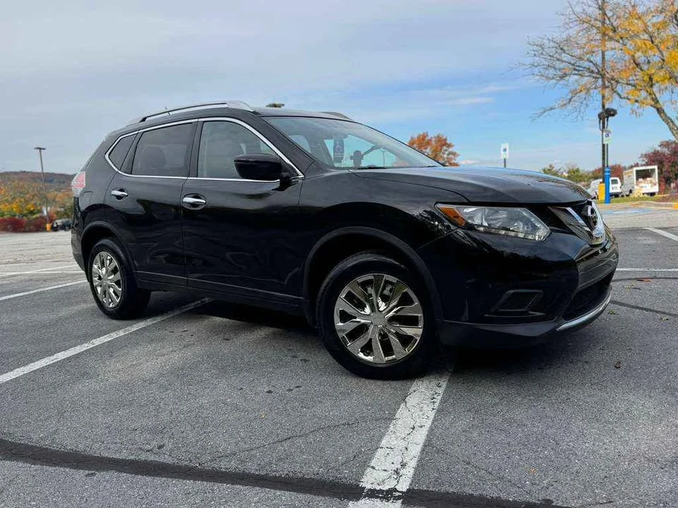 2016 Nissan Rogue - Image 2 of 8