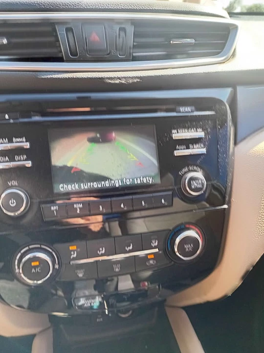 2016 Nissan Rogue - Image 2 of 6