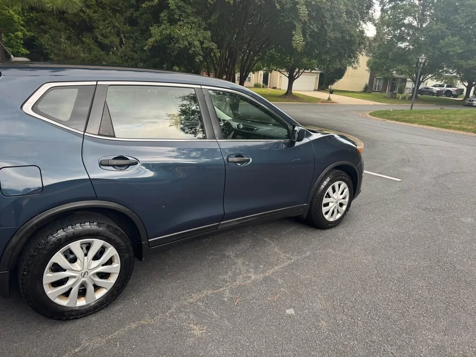 2016 Nissan Rogue - Image 5 of 17