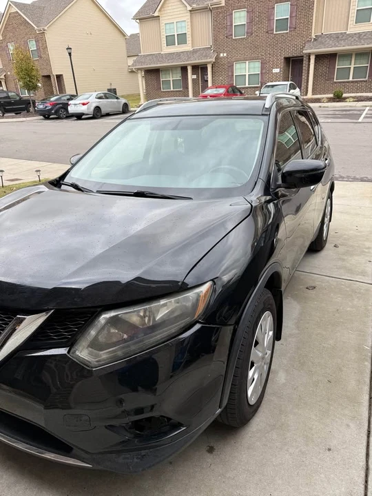 2016 Nissan Rogue - Image 2 of 10