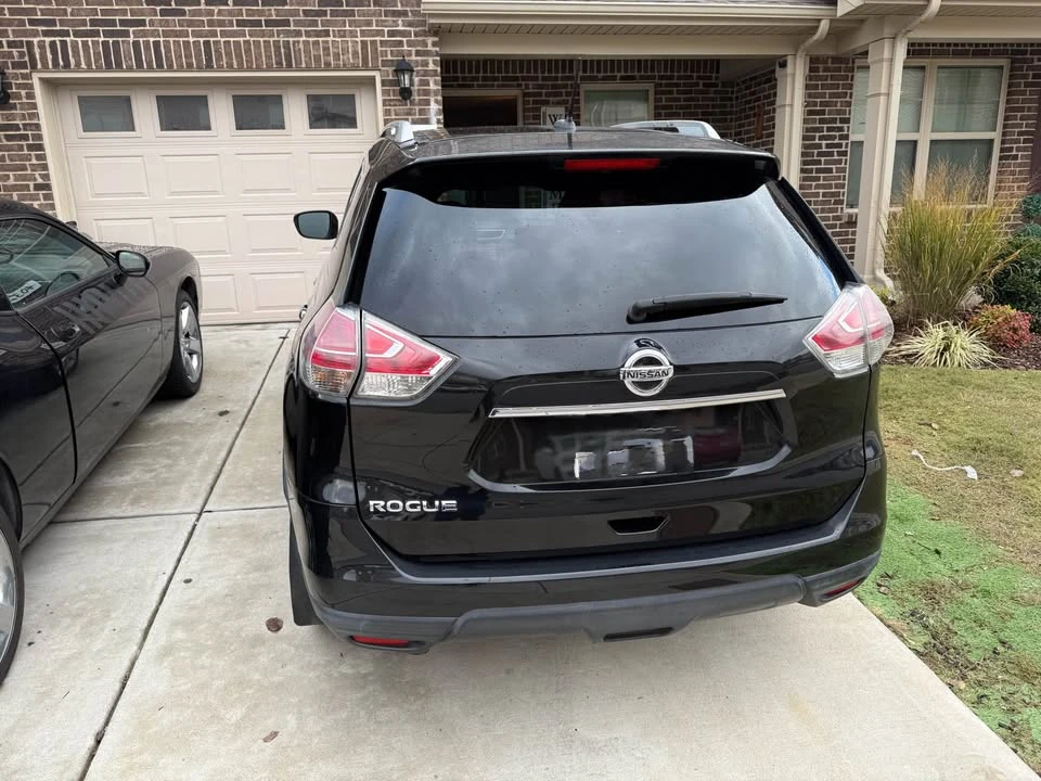 2016 Nissan Rogue - Image 7 of 10
