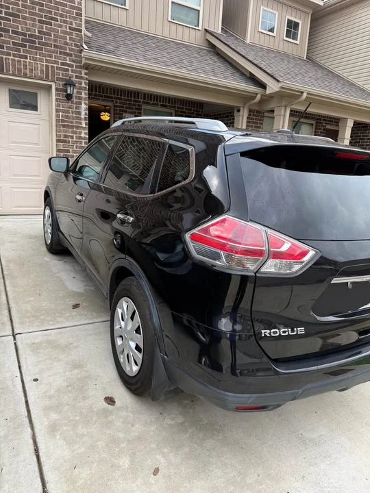 2016 Nissan Rogue - Image 4 of 10