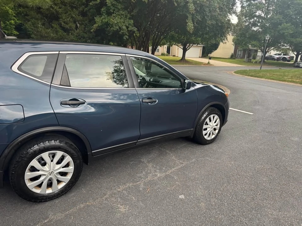 2016 Nissan Rogue - Image 3 of 17