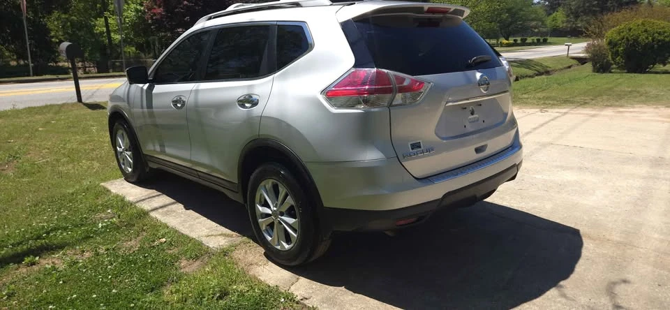 2016 Nissan Rogue - Image 2 of 9