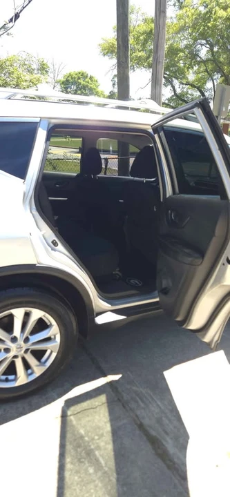 2016 Nissan Rogue - Image 8 of 9