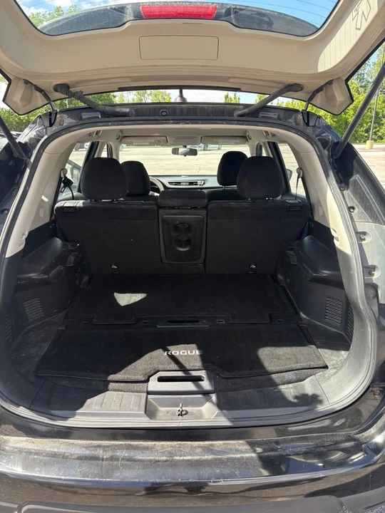 2016 Nissan Rogue - Image 8 of 9