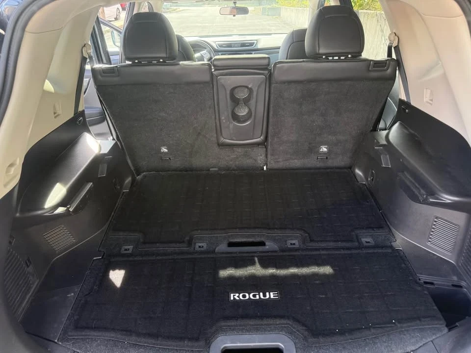 2016 Nissan Rogue - Image 10 of 19