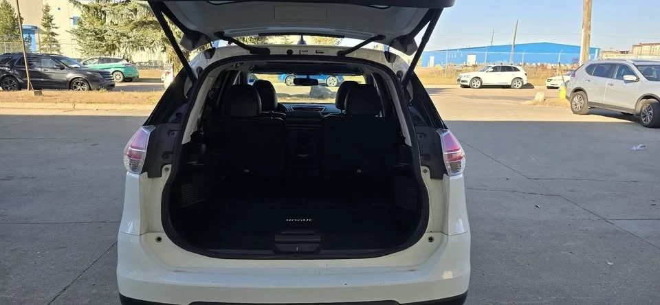 2016 Nissan Rogue - Image 11 of 20