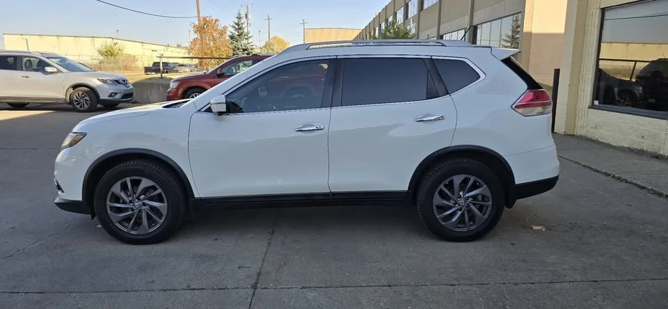 2016 Nissan Rogue - Image 8 of 20