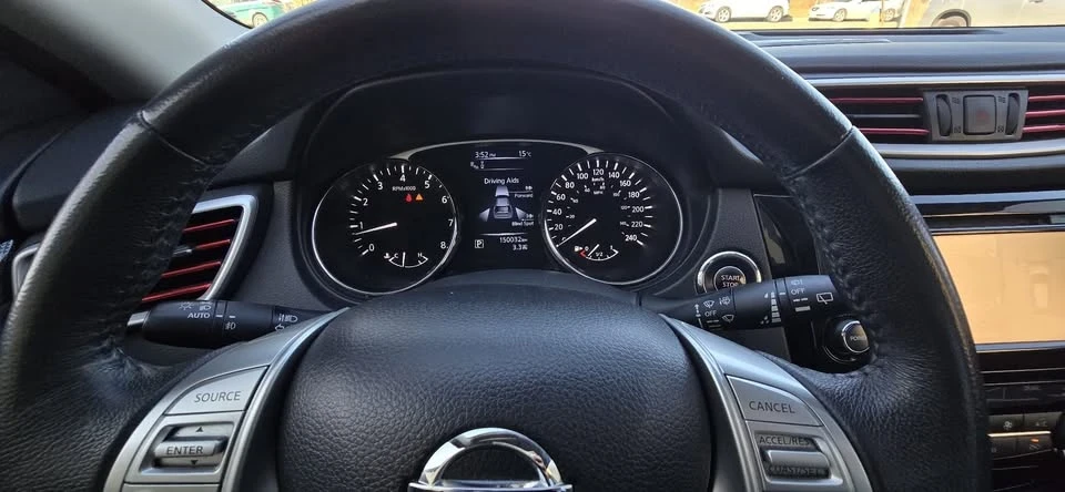 2016 Nissan Rogue - Image 16 of 20