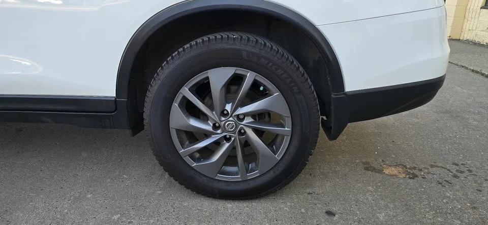 2016 Nissan Rogue - Image 9 of 20
