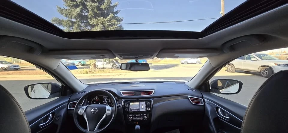 2016 Nissan Rogue - Image 14 of 20