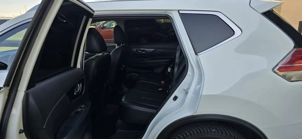 2016 Nissan Rogue - Image 10 of 20