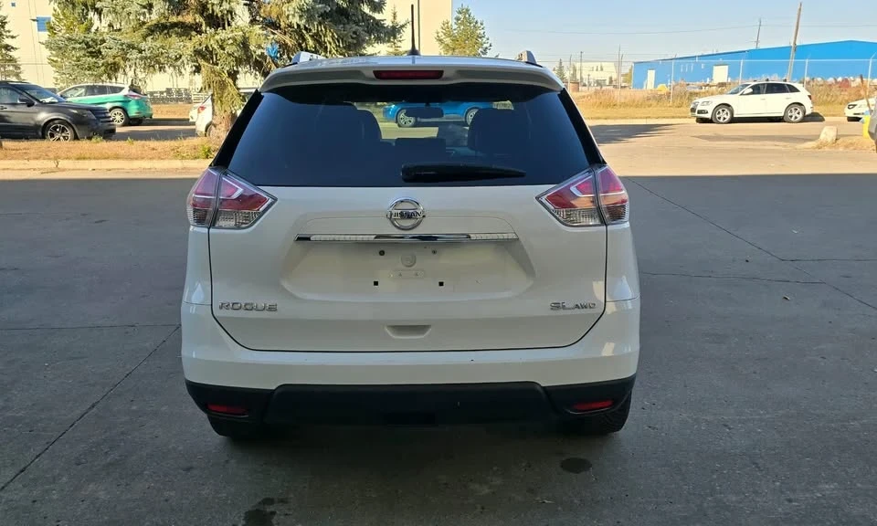 2016 Nissan Rogue - Image 5 of 20