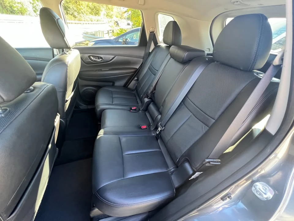 2016 Nissan Rogue - Image 14 of 20