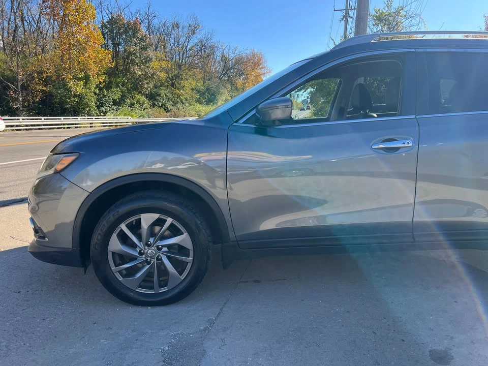 2016 Nissan Rogue - Image 10 of 20