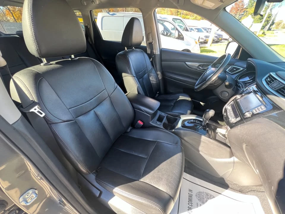 2016 Nissan Rogue - Image 16 of 20