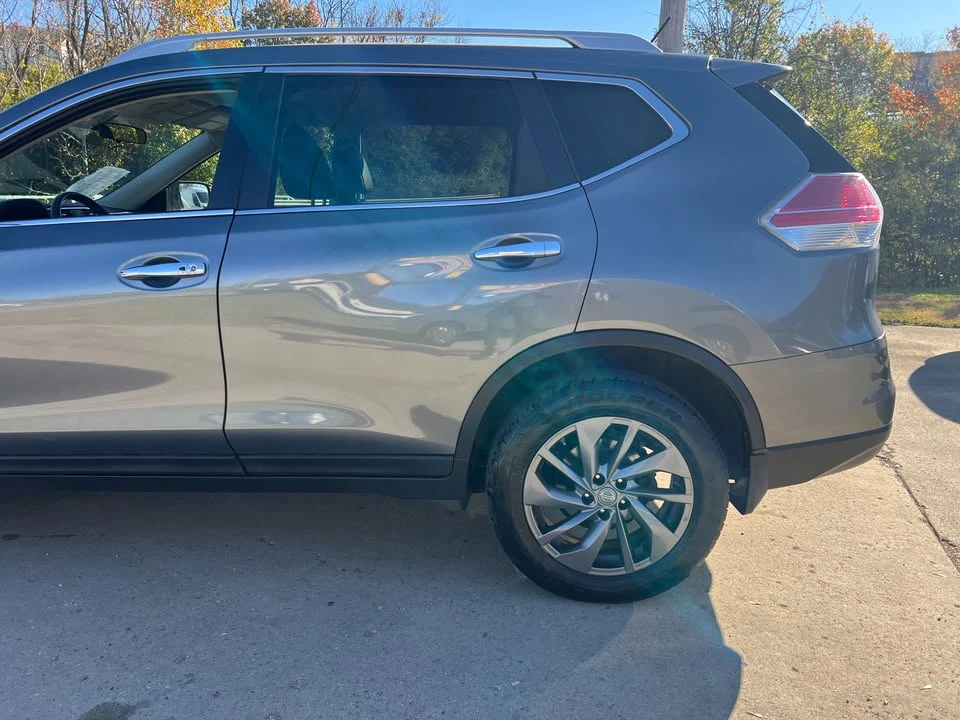 2016 Nissan Rogue - Image 9 of 20