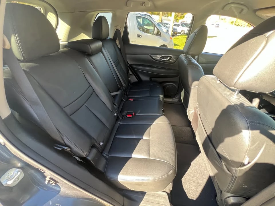 2016 Nissan Rogue - Image 15 of 20