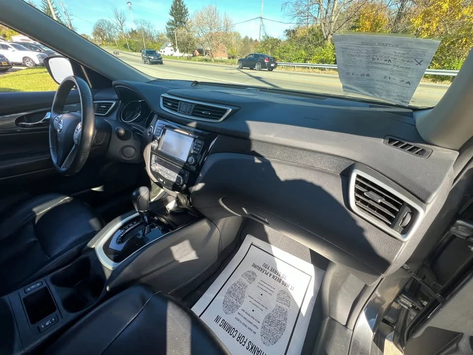 2016 Nissan Rogue - Image 17 of 20