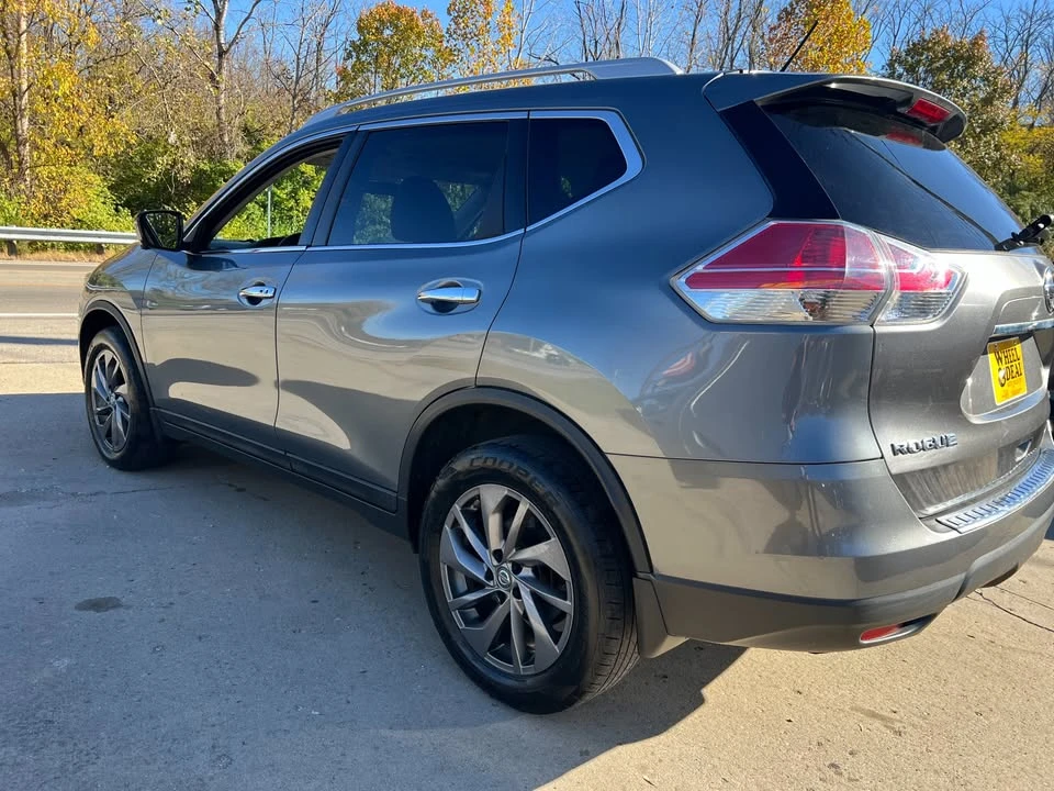 2016 Nissan Rogue - Image 8 of 20