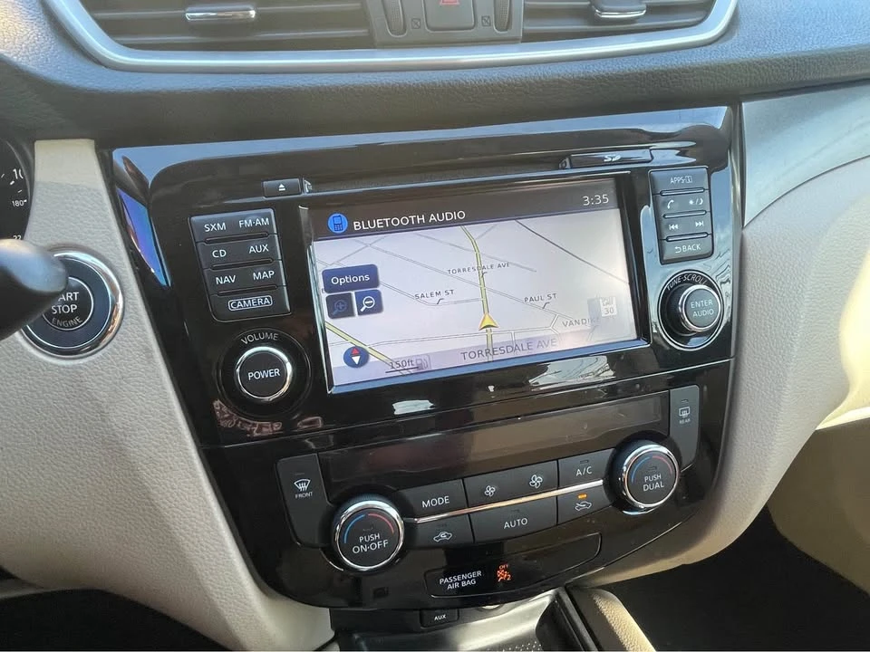 2016 Nissan Rogue - Image 8 of 9