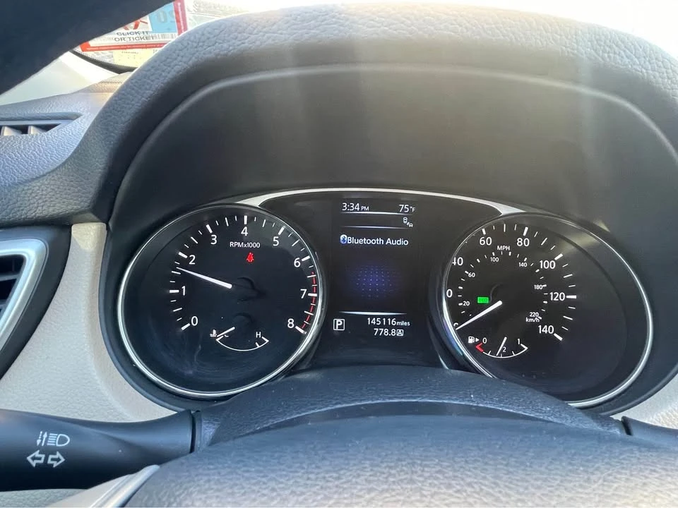 2016 Nissan Rogue - Image 7 of 9