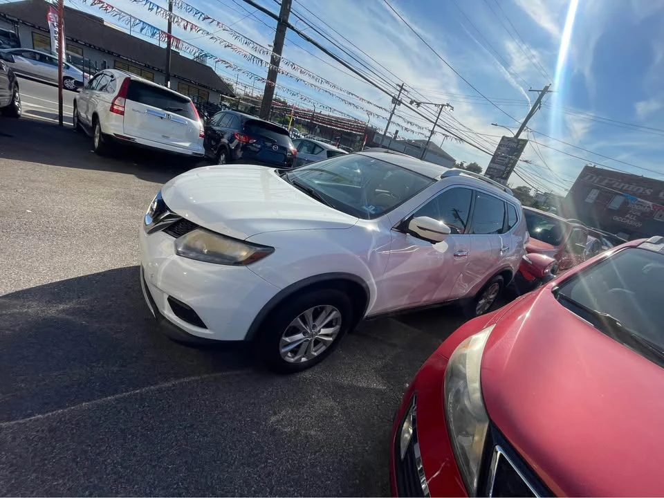 2016 Nissan Rogue - Image 3 of 9