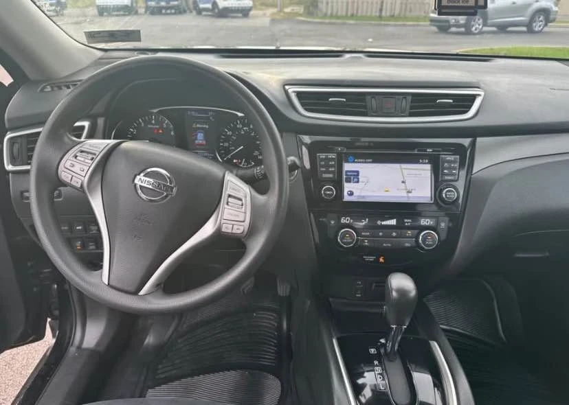 2016 Nissan Rogue - Image 8 of 13