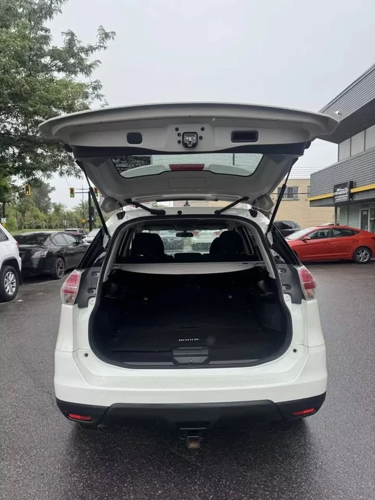 2016 Nissan Rogue - Image 7 of 17