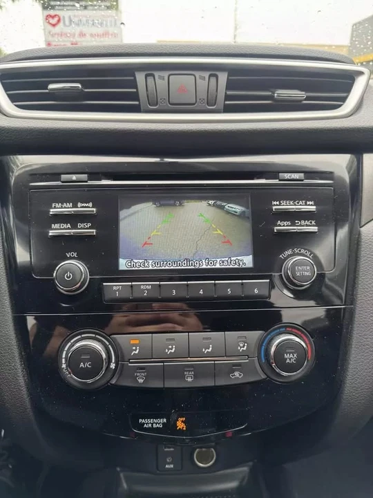 2016 Nissan Rogue - Image 11 of 17