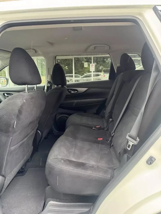 2016 Nissan Rogue - Image 16 of 17