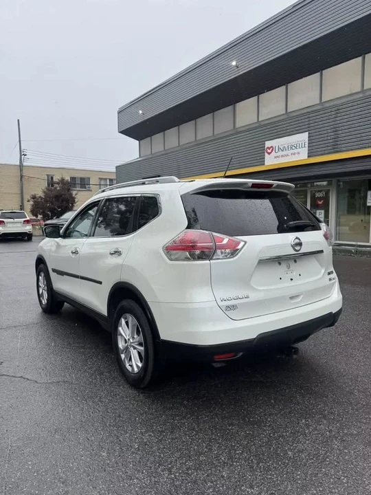 2016 Nissan Rogue - Image 6 of 17