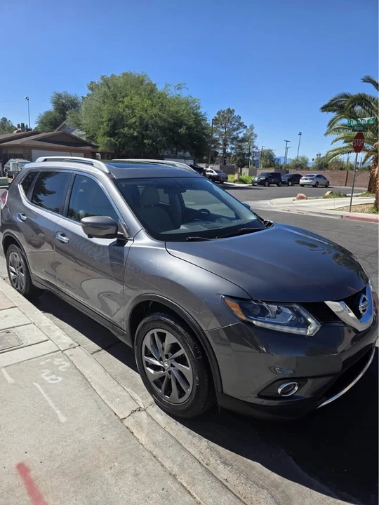 2016 Nissan Rogue - Image 8 of 10