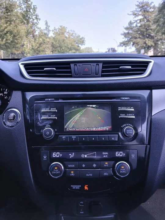 2016 Nissan Rogue - Image 14 of 18