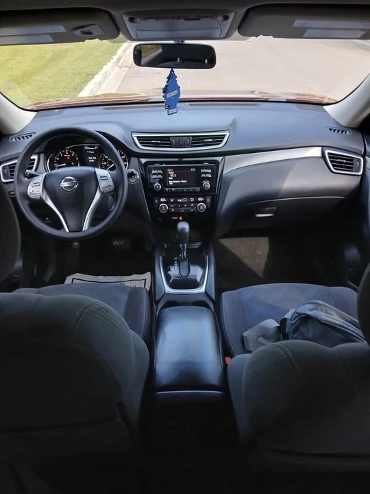 2016 Nissan Rogue - Image 13 of 18