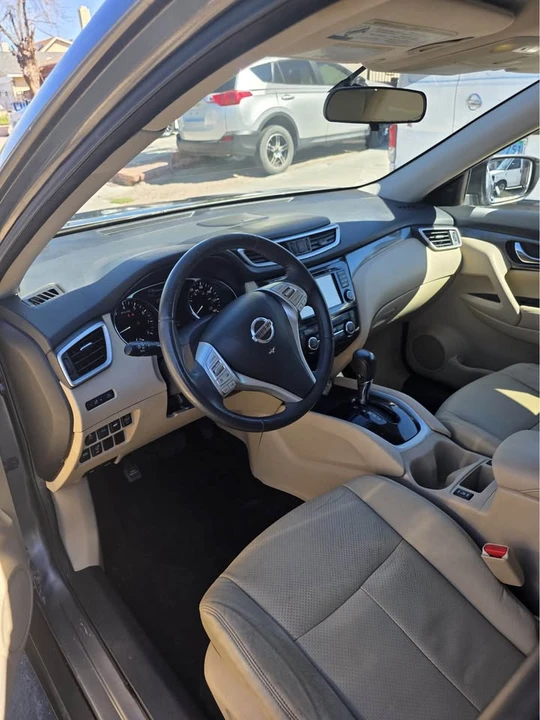 2016 Nissan Rogue - Image 7 of 10