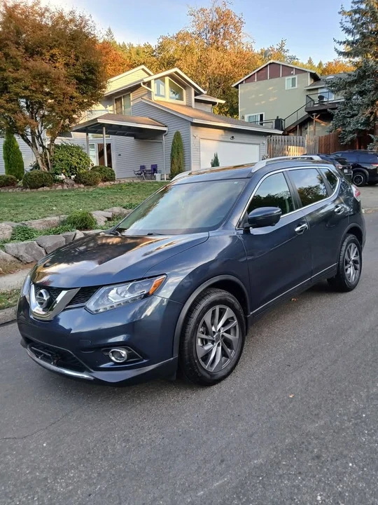 2016 Nissan Rogue - Image 2 of 16