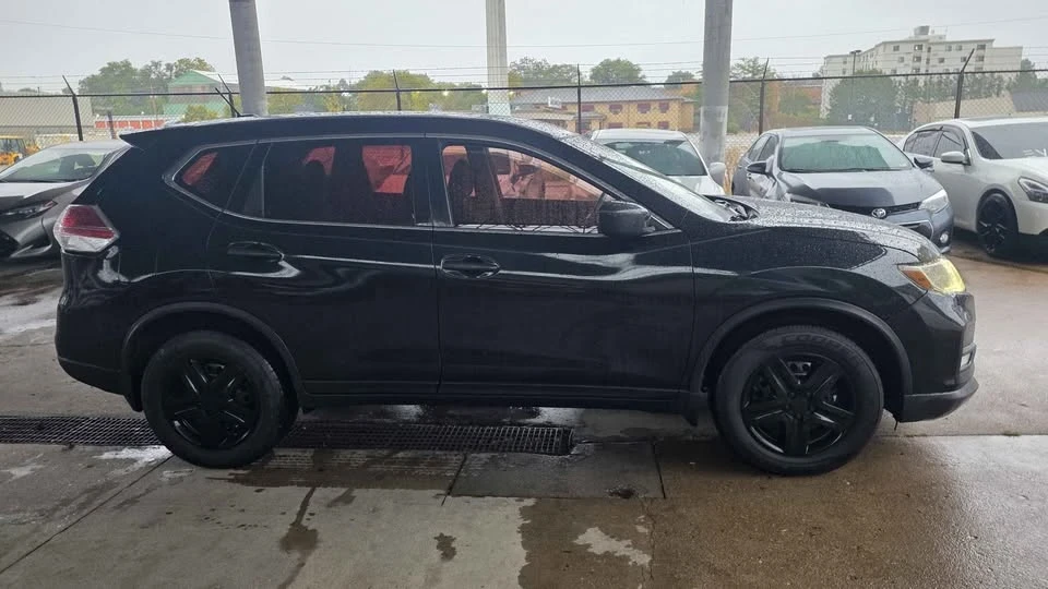 2016 Nissan Rogue - Image 4 of 17