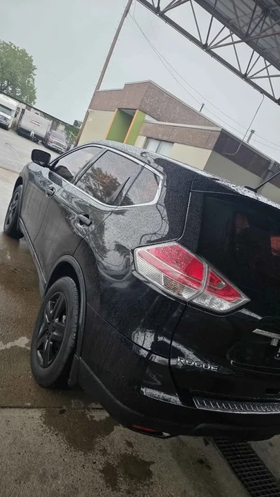 2016 Nissan Rogue - Image 7 of 17