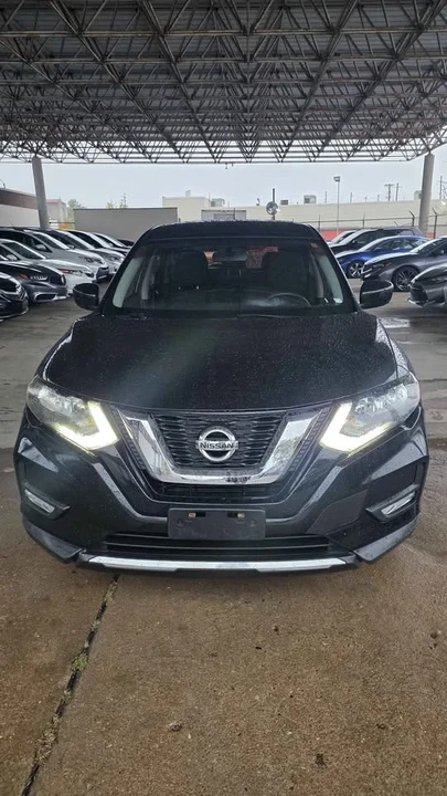 2016 Nissan Rogue - Image 2 of 17