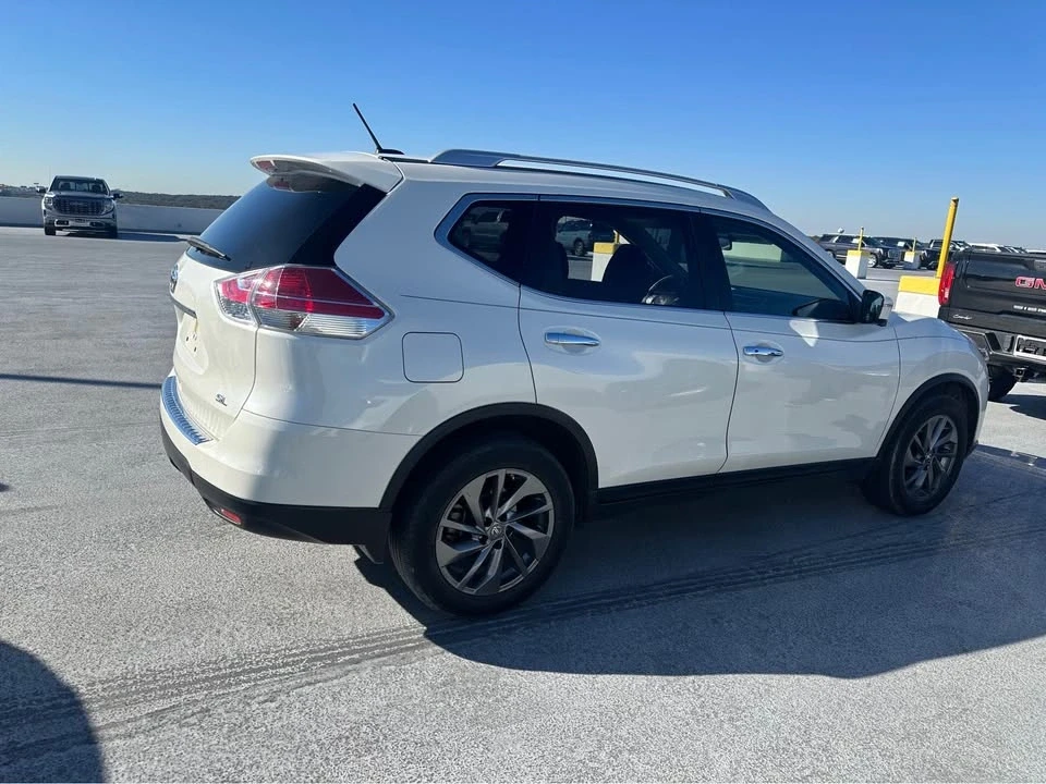 2016 Nissan Rogue - Image 3 of 6