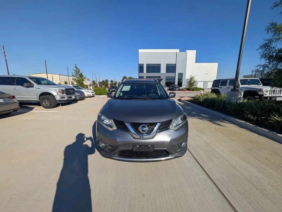 2016 Nissan Rogue - Image 4 of 10