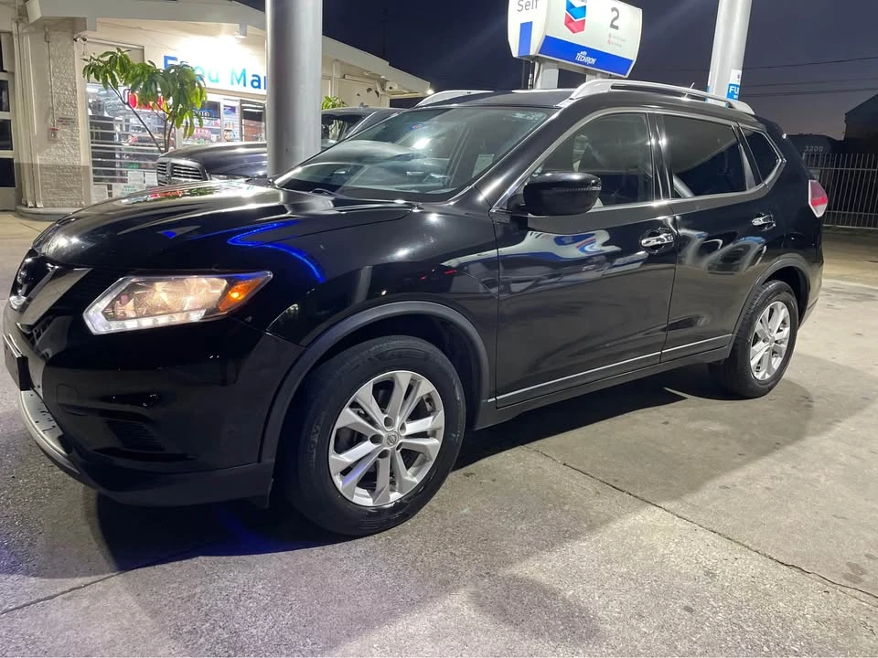2016 Nissan Rogue - Image 3 of 10