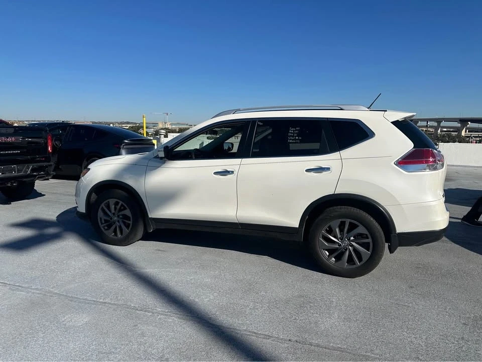 2016 Nissan Rogue - Image 2 of 6