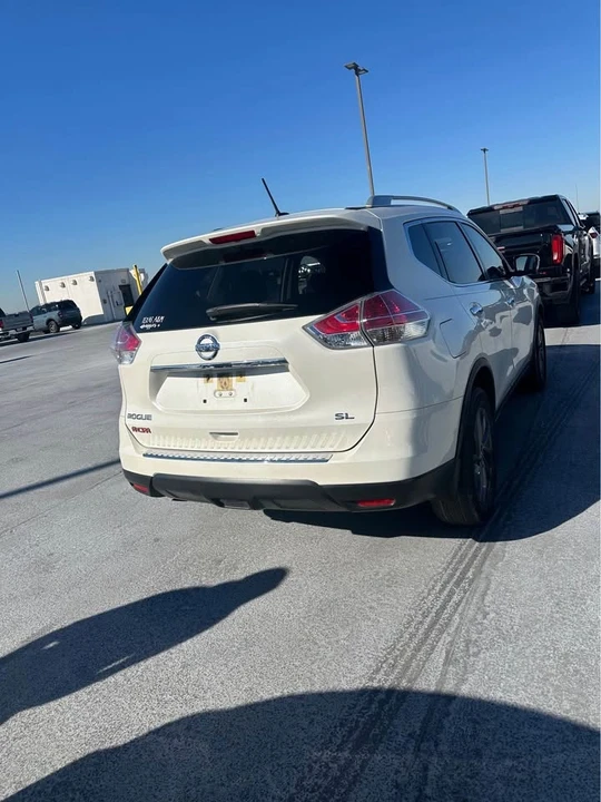2016 Nissan Rogue - Image 4 of 6