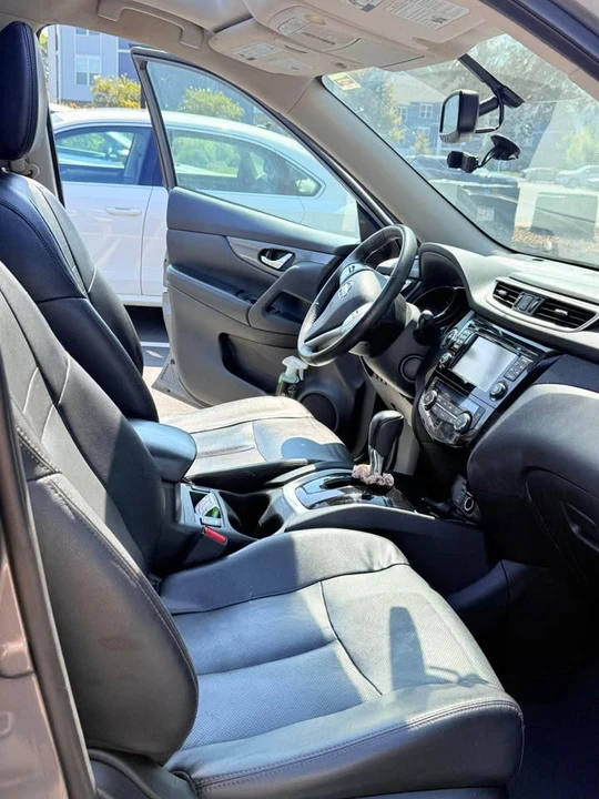 2016 Nissan Rogue - Image 4 of 11